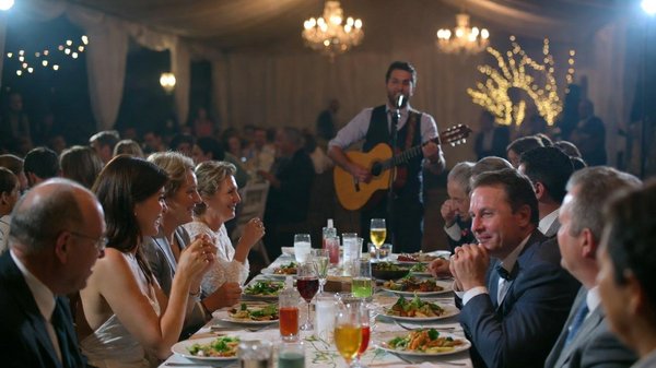 Comment animer le repas de mariage pour captiver vos invités